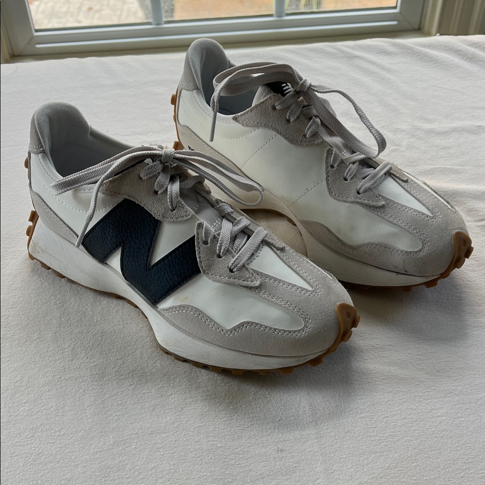 New Balance Women’s 327 shoes. Size 9